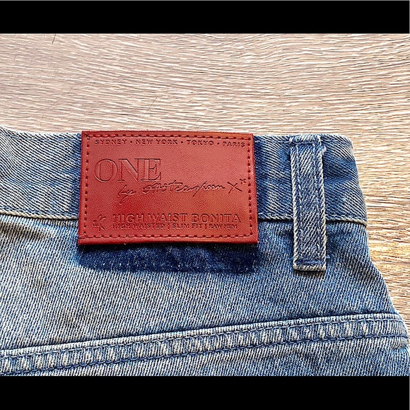 ONE TEASPOON (NWOT) - Bonita Jean Shorts - Size 29 - Picture 15 of 16